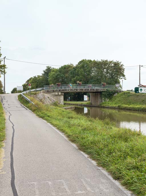 Vue d'ensemble du pont. © Pierre-Marie Barbe-Richaud / Région Bourgogne-Franche-Comté, Inventaire du patrimoine - 2017