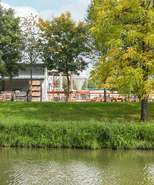 La scierie vue du canal. © Pierre-Marie Barbe-Richaud / Région Bourgogne-Franche-Comté, Inventaire du patrimoine - 2017