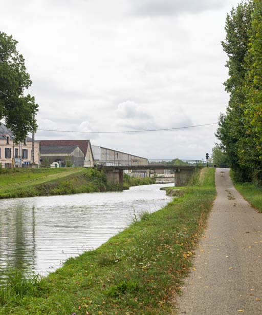 Vue d'ensemble du pont. © Pierre-Marie Barbe-Richaud / Région Bourgogne-Franche-Comté, Inventaire du patrimoine - 2017