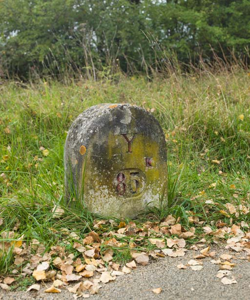 Vue d'ensemble de la borne. © Pierre-Marie Barbe-Richaud / Région Bourgogne-Franche-Comté, Inventaire du patrimoine - 2017