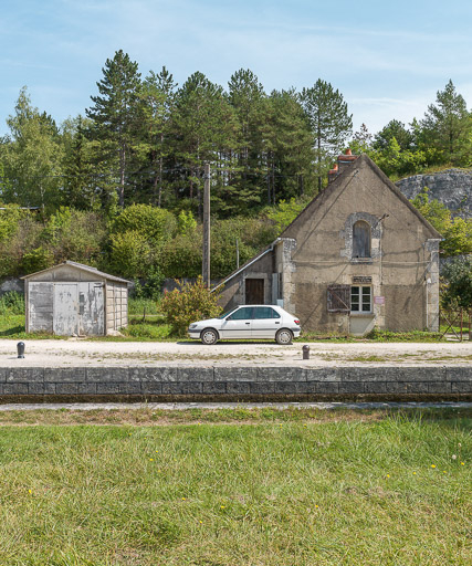 Vue de la maison éclusière. © Pierre-Marie Barbe-Richaud / Région Bourgogne-Franche-Comté, Inventaire du patrimoine - 2017