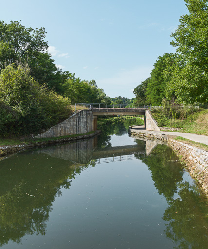 Vue d'ensemble du pont. © Pierre-Marie Barbe-Richaud / Région Bourgogne-Franche-Comté, Inventaire du patrimoine - 2017
