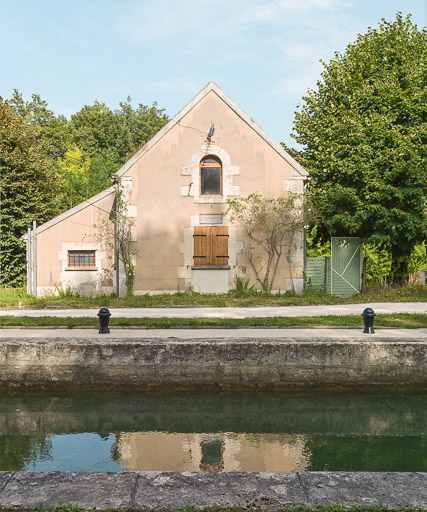Vue de la maison éclusière. © Pierre-Marie Barbe-Richaud / Région Bourgogne-Franche-Comté, Inventaire du patrimoine - 2017