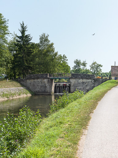 Vue du pont. © Pierre-Marie Barbe-Richaud / Région Bourgogne-Franche-Comté, Inventaire du patrimoine - 2017