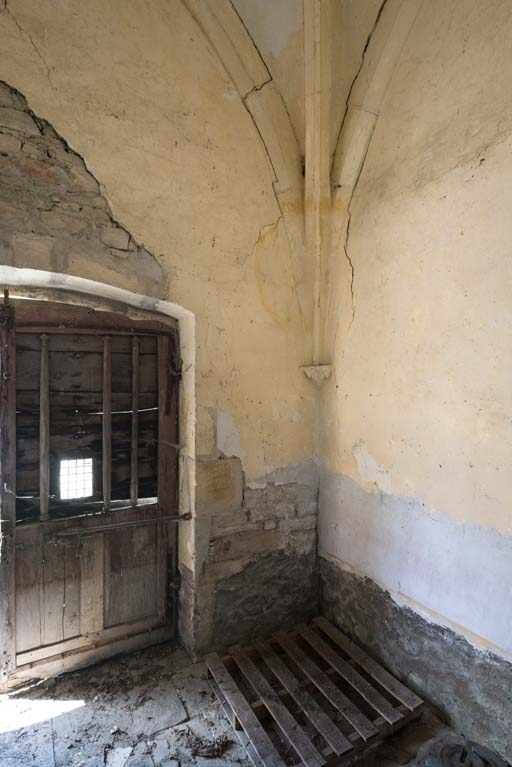 Culot de l'angle nord-ouest. © Pierre-Marie Barbe-Richaud / Région Bourgogne-Franche-Comté, Inventaire du patrimoine - 2018 Culot de l'angle nord-ouest. © Pierre-Marie Barbe-Richaud / Région Bourgogne-Franche-Comté, Inventaire du patrimoine - 2018