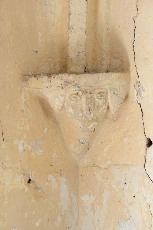 Culot de l'angle nord-ouest. © Pierre-Marie Barbe-Richaud / Région Bourgogne-Franche-Comté, Inventaire du patrimoine - 2018 Culot de l'angle nord-ouest. © Pierre-Marie Barbe-Richaud / Région Bourgogne-Franche-Comté, Inventaire du patrimoine - 2018