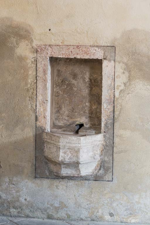 Lavabo liturgique. © Pierre-Marie Barbe-Richaud / Région Bourgogne-Franche-Comté, Inventaire du patrimoine - 2018