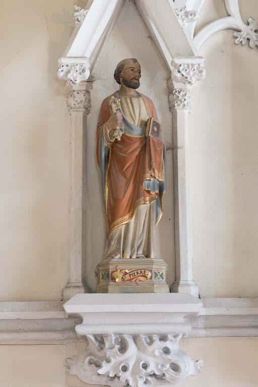 Statue de saint Pierre à gauche du choeur. © Pierre-Marie Barbe-Richaud / Région Bourgogne-Franche-Comté, Inventaire du patrimoine - 2018