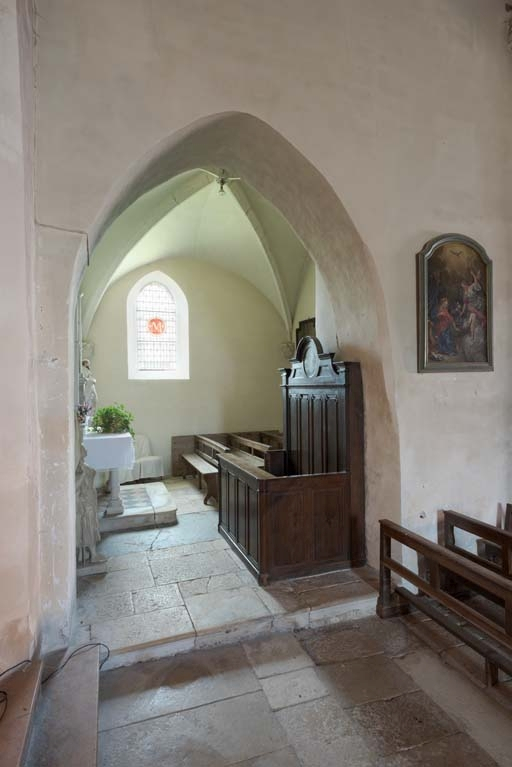 Chapelle sud et le banc de fabrique, vus du choeur. © Pierre-Marie Barbe-Richaud / Région Bourgogne-Franche-Comté, Inventaire du patrimoine - 2018