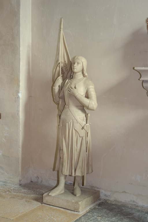 Statue de sainte Jeanne d'Arc, chapelle sud. © Pierre-Marie Barbe-Richaud / Région Bourgogne-Franche-Comté, Inventaire du patrimoine - 2018