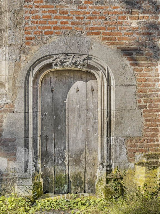 Porte de la chapelle gauche. © Thierry Kuntz / Région Bourgogne-Franche-Comté, Inventaire du patrimoine - 2018