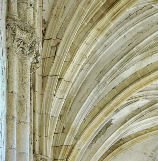 Chapiteau de la nef, entre les 3e et 4è travées. © Thierry Kuntz / Région Bourgogne-Franche-Comté, Inventaire du patrimoine - 2018