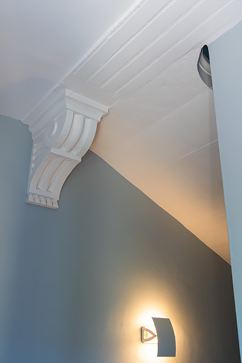 Escalier nord-est. © Pierre-Marie Barbe-Richaud / Région Bourgogne-Franche-Comté, Inventaire du patrimoine - 2019 Escalier nord-est. © Pierre-Marie Barbe-Richaud / Région Bourgogne-Franche-Comté, Inventaire du patrimoine - 2019