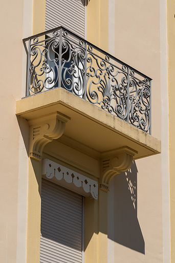 Balcon à l'extrémité est de l'aile nord. © Pierre-Marie Barbe-Richaud / Région Bourgogne-Franche-Comté, Inventaire du patrimoine - 2019 Balcon à l'extrémité est de l'aile nord. © Pierre-Marie Barbe-Richaud / Région Bourgogne-Franche-Comté, Inventaire du patrimoine - 2019