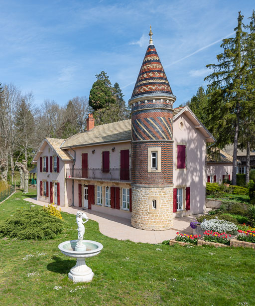 demeure © Pierre-Marie Barbe-Richaud / Région Bourgogne-Franche-Comté, Inventaire du patrimoine - 2019 demeure © Pierre-Marie Barbe-Richaud / Région Bourgogne-Franche-Comté, Inventaire du patrimoine - 2019