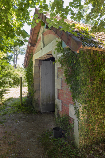 remise © Pierre-Marie Barbe-Richaud / Région Bourgogne-Franche-Comté, Inventaire du patrimoine - 2019 remise © Pierre-Marie Barbe-Richaud / Région Bourgogne-Franche-Comté, Inventaire du patrimoine - 2019