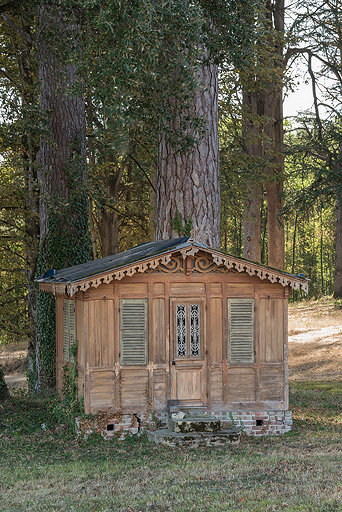 fabrique de jardin © Pierre-Marie Barbe-Richaud / Région Bourgogne-Franche-Comté, Inventaire du patrimoine - 2019 fabrique de jardin © Pierre-Marie Barbe-Richaud / Région Bourgogne-Franche-Comté, Inventaire du patrimoine - 2019