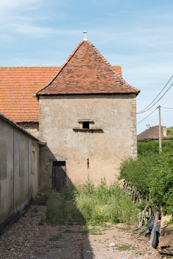 ferme © Pierre-Marie Barbe-Richaud / Région Bourgogne-Franche-Comté, Inventaire du patrimoine - 2019 ferme © Pierre-Marie Barbe-Richaud / Région Bourgogne-Franche-Comté, Inventaire du patrimoine - 2019