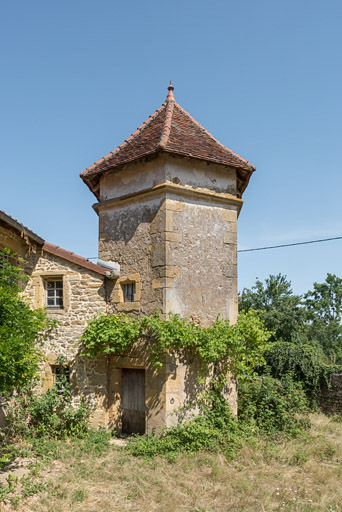 ferme © Pierre-Marie Barbe-Richaud / Région Bourgogne-Franche-Comté, Inventaire du patrimoine - 2019 ferme © Pierre-Marie Barbe-Richaud / Région Bourgogne-Franche-Comté, Inventaire du patrimoine - 2019