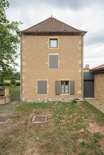 ferme © Pierre-Marie Barbe-Richaud / Région Bourgogne-Franche-Comté, Inventaire du patrimoine - 2019 ferme © Pierre-Marie Barbe-Richaud / Région Bourgogne-Franche-Comté, Inventaire du patrimoine - 2019