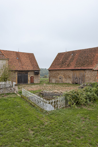 ferme © Pierre-Marie Barbe-Richaud / Région Bourgogne-Franche-Comté, Inventaire du patrimoine - 2019 ferme © Pierre-Marie Barbe-Richaud / Région Bourgogne-Franche-Comté, Inventaire du patrimoine - 2019