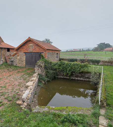 ferme © Pierre-Marie Barbe-Richaud / Région Bourgogne-Franche-Comté, Inventaire du patrimoine - 2019 ferme © Pierre-Marie Barbe-Richaud / Région Bourgogne-Franche-Comté, Inventaire du patrimoine - 2019