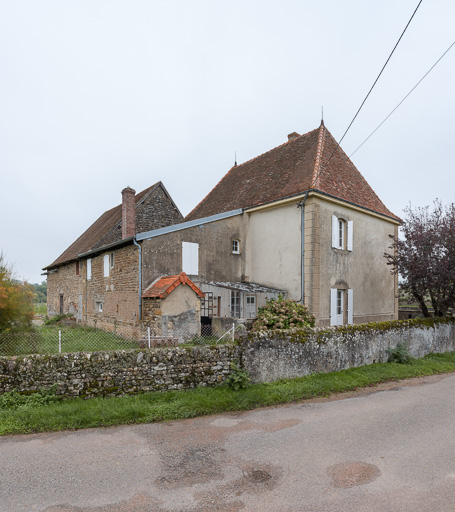 ferme © Pierre-Marie Barbe-Richaud / Région Bourgogne-Franche-Comté, Inventaire du patrimoine - 2019 ferme © Pierre-Marie Barbe-Richaud / Région Bourgogne-Franche-Comté, Inventaire du patrimoine - 2019