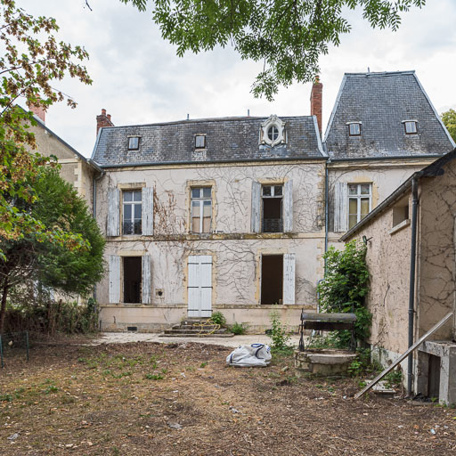 demeure © Pierre-Marie Barbe-Richaud / Région Bourgogne-Franche-Comté, Inventaire du patrimoine - 2020 demeure © Pierre-Marie Barbe-Richaud / Région Bourgogne-Franche-Comté, Inventaire du patrimoine - 2020