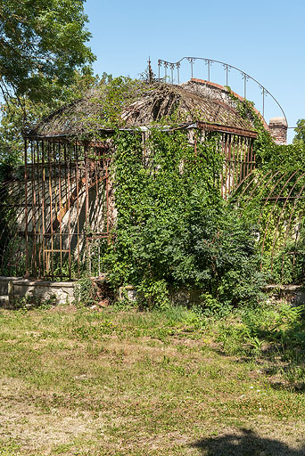 serre © Pierre-Marie Barbe-Richaud / Région Bourgogne-Franche-Comté, Inventaire du patrimoine - 2020 serre © Pierre-Marie Barbe-Richaud / Région Bourgogne-Franche-Comté, Inventaire du patrimoine - 2020