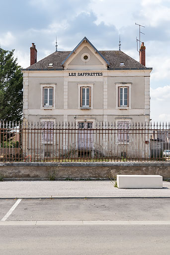 usine de mise en bouteilles des eaux minérales © Pierre-Marie Barbe-Richaud / Région Bourgogne-Franche-Comté, Inventaire du patrimoine - 2020 usine de mise en bouteilles des eaux minérales © Pierre-Marie Barbe-Richaud / Région Bourgogne-Franche-Comté, Inventaire du patrimoine - 2020