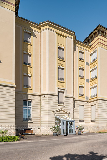 hôtel de voyageurs © Pierre-Marie Barbe-Richaud / Région Bourgogne-Franche-Comté, Inventaire du patrimoine - 2021 hôtel de voyageurs © Pierre-Marie Barbe-Richaud / Région Bourgogne-Franche-Comté, Inventaire du patrimoine - 2021