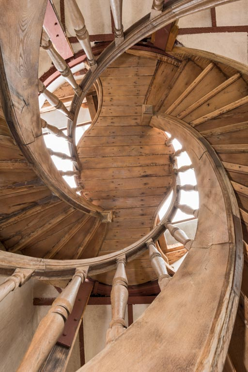escalier © Pierre-Marie Barbe-Richaud / Région Bourgogne-Franche-Comté, Inventaire du patrimoine - 2021  escalier © Pierre-Marie Barbe-Richaud / Région Bourgogne-Franche-Comté, Inventaire du patrimoine - 2021