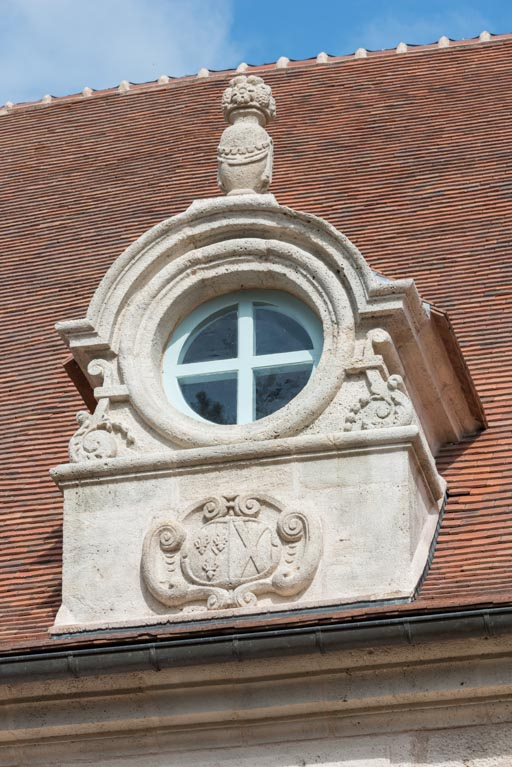 lucarne © Fabien Dufoulon / Région Bourgogne-Franche-Comté, Inventaire du patrimoine - 2021 lucarne © Fabien Dufoulon / Région Bourgogne-Franche-Comté, Inventaire du patrimoine - 2021