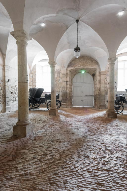 écurie © Pierre-Marie Barbe-Richaud / Région Bourgogne-Franche-Comté, Inventaire du patrimoine - 2021 écurie © Pierre-Marie Barbe-Richaud / Région Bourgogne-Franche-Comté, Inventaire du patrimoine - 2021