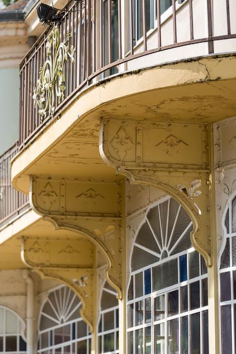 décor d'architecture © Pierre-Marie Barbe-Richaud / Région Bourgogne-Franche-Comté, Inventaire du patrimoine - 2021  décor d'architecture © Pierre-Marie Barbe-Richaud / Région Bourgogne-Franche-Comté, Inventaire du patrimoine - 2021