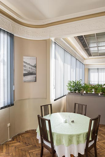 hôtel de voyageurs restaurant © Pierre-Marie Barbe-Richaud / Région Bourgogne-Franche-Comté, Inventaire du patrimoine - 2021  hôtel de voyageurs restaurant © Pierre-Marie Barbe-Richaud / Région Bourgogne-Franche-Comté, Inventaire du patrimoine - 2021