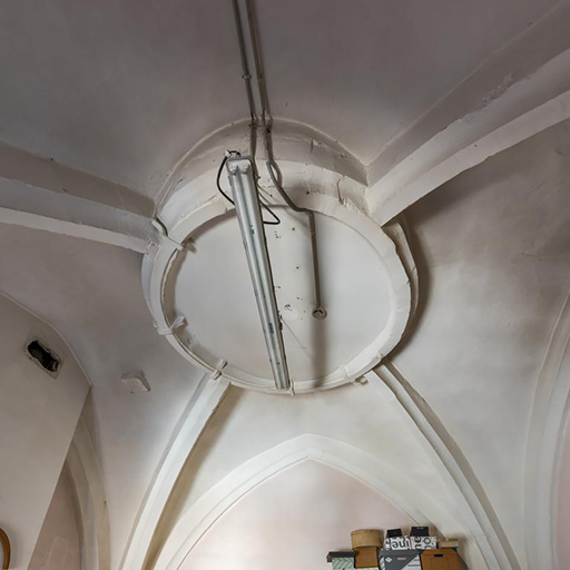 église paroissiale théâtre © Pierre-Marie Barbe-Richaud / Région Bourgogne-Franche-Comté, Inventaire du patrimoine - 2022  église paroissiale théâtre © Pierre-Marie Barbe-Richaud / Région Bourgogne-Franche-Comté, Inventaire du patrimoine - 2022