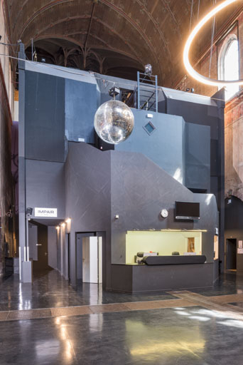 église paroissiale théâtre © Pierre-Marie Barbe-Richaud / Région Bourgogne-Franche-Comté, Inventaire du patrimoine - 2022  église paroissiale théâtre © Pierre-Marie Barbe-Richaud / Région Bourgogne-Franche-Comté, Inventaire du patrimoine - 2022