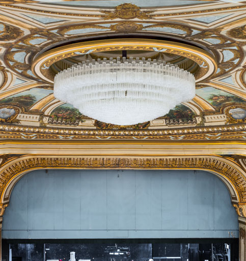  théâtre lustre © Pierre-Marie Barbe-Richaud / Région Bourgogne-Franche-Comté, Inventaire du patrimoine - 2022