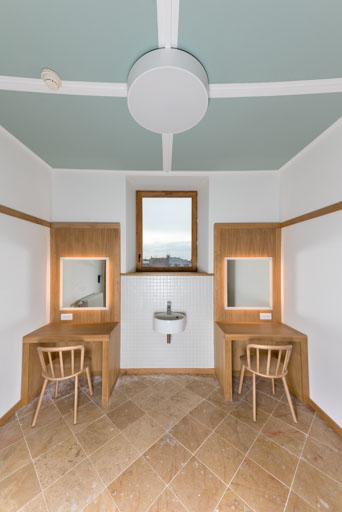 théâtre © Pierre-Marie Barbe-Richaud / Région Bourgogne-Franche-Comté, Inventaire du patrimoine - 2022  théâtre © Pierre-Marie Barbe-Richaud / Région Bourgogne-Franche-Comté, Inventaire du patrimoine - 2022