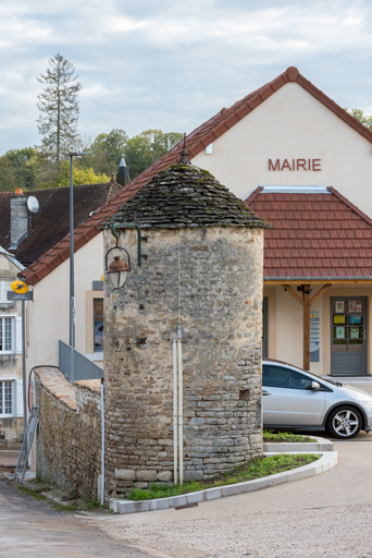 pigeonnier © Pierre-Marie Barbe-Richaud / Région Bourgogne-Franche-Comté, Inventaire du patrimoine - 2022  pigeonnier © Pierre-Marie Barbe-Richaud / Région Bourgogne-Franche-Comté, Inventaire du patrimoine - 2022