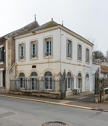 demeure villa © Pierre-Marie Barbe-Richaud / Région Bourgogne-Franche-Comté, Inventaire du patrimoine - 2022  demeure villa © Pierre-Marie Barbe-Richaud / Région Bourgogne-Franche-Comté, Inventaire du patrimoine - 2022