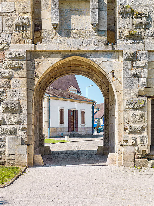  fortification d'agglomération porte de ville © Thierry Kuntz / Région Bourgogne-Franche-Comté, Inventaire du patrimoine - 2023