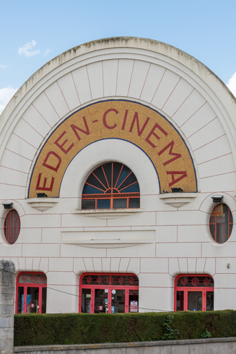 cinéma cercle de sociabilité salle des fêtes © Pierre-Marie Barbe-Richaud / Région Bourgogne-Franche-Comté, Inventaire du patrimoine - 2023  cinéma cercle de sociabilité salle des fêtes © Pierre-Marie Barbe-Richaud / Région Bourgogne-Franche-Comté, Inventaire du patrimoine - 2023