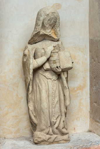 statue © Pierre-Marie Barbe-Richaud / Région Bourgogne-Franche-Comté, Inventaire du patrimoine - 2023  statue © Pierre-Marie Barbe-Richaud / Région Bourgogne-Franche-Comté, Inventaire du patrimoine - 2023