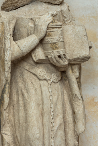 statue © Pierre-Marie Barbe-Richaud / Région Bourgogne-Franche-Comté, Inventaire du patrimoine - 2023  statue © Pierre-Marie Barbe-Richaud / Région Bourgogne-Franche-Comté, Inventaire du patrimoine - 2023