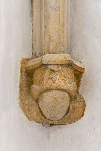 culot © Pierre-Marie Barbe-Richaud / Région Bourgogne-Franche-Comté, Inventaire du patrimoine - 2023  culot © Pierre-Marie Barbe-Richaud / Région Bourgogne-Franche-Comté, Inventaire du patrimoine - 2023