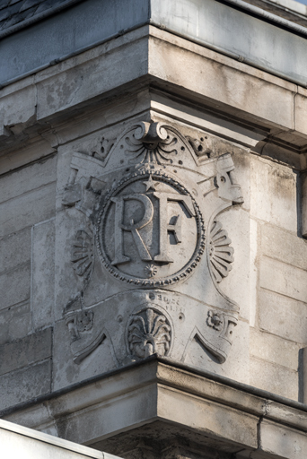 décor d'architecture relief © Pierre-Marie Barbe-Richaud / Région Bourgogne-Franche-Comté, Inventaire du patrimoine - 2023  décor d'architecture relief © Pierre-Marie Barbe-Richaud / Région Bourgogne-Franche-Comté, Inventaire du patrimoine - 2023