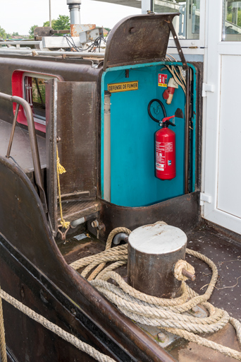 péniche salle de spectacle © Pierre-Marie Barbe-Richaud / Région Bourgogne-Franche-Comté, Inventaire du patrimoine - 2023  péniche salle de spectacle © Pierre-Marie Barbe-Richaud / Région Bourgogne-Franche-Comté, Inventaire du patrimoine - 2023