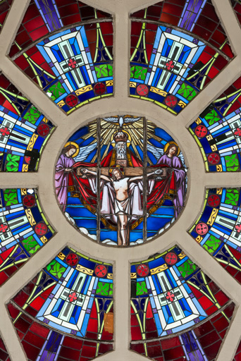 verrière rose © Pierre-Marie Barbe-Richaud / Région Bourgogne-Franche-Comté, Inventaire du patrimoine - 2023  verrière rose © Pierre-Marie Barbe-Richaud / Région Bourgogne-Franche-Comté, Inventaire du patrimoine - 2023